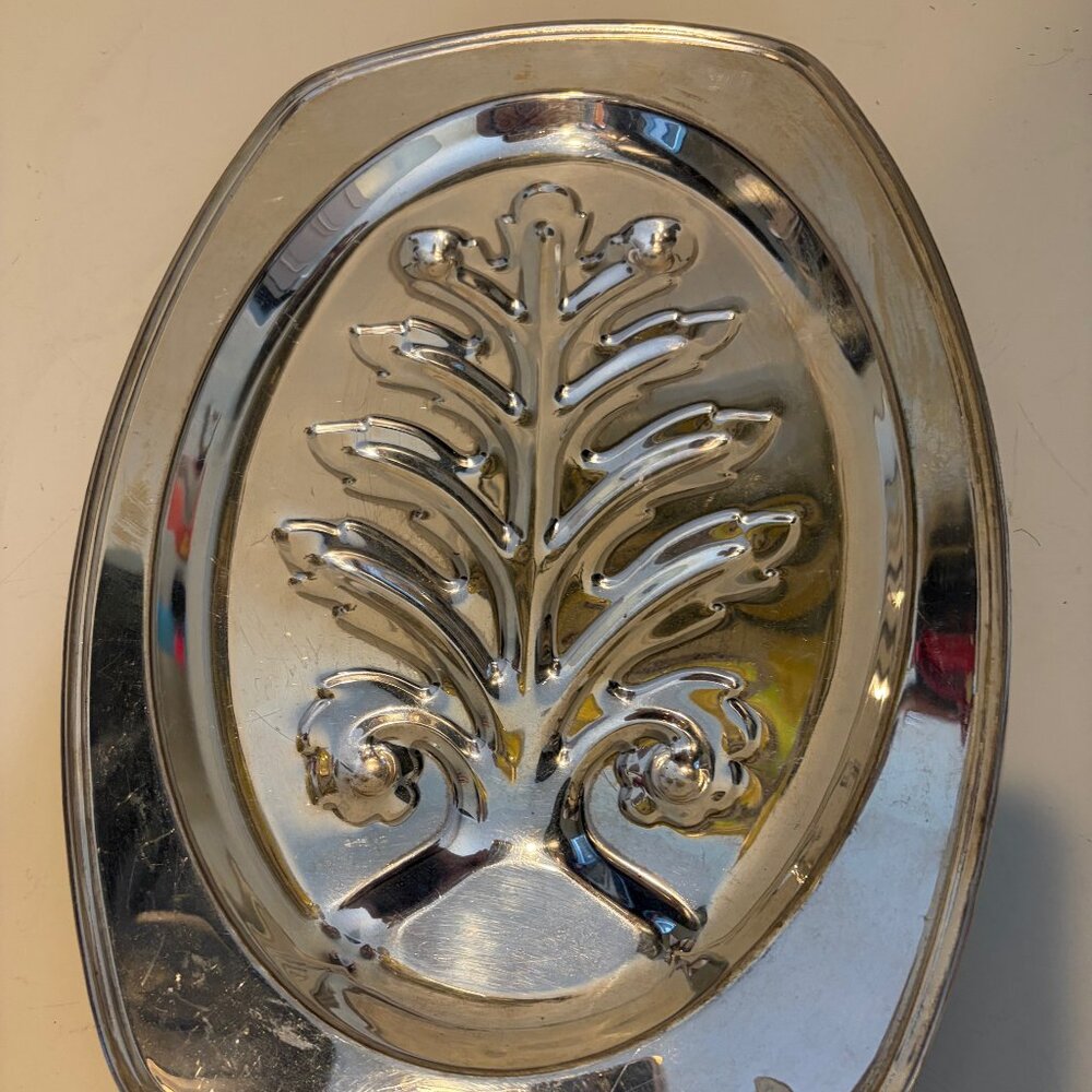 VINTAGE UNBRANDED SILVER ON COPPER SILVERPLATE MEAT SERVING TRAY WITH WELL 16"